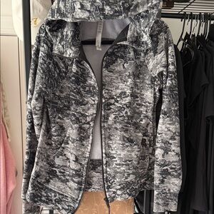 Lululemon Jacket Size 10 - Black & Gray